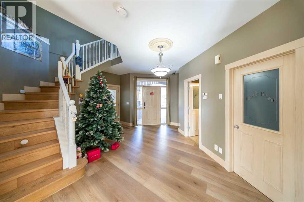 House for Sale in 39 Slopes Grove SW|Calgary, Alberta T3H3Y6 2