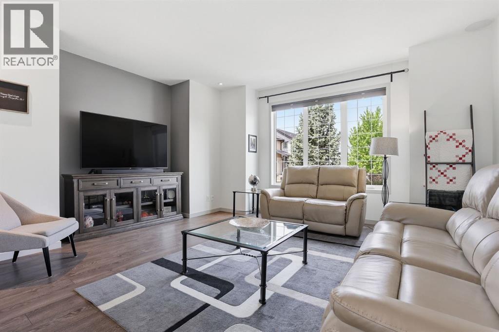 House for Sale in 341 Marquis Heights SE|Calgary, Alberta T3M2A7 3
