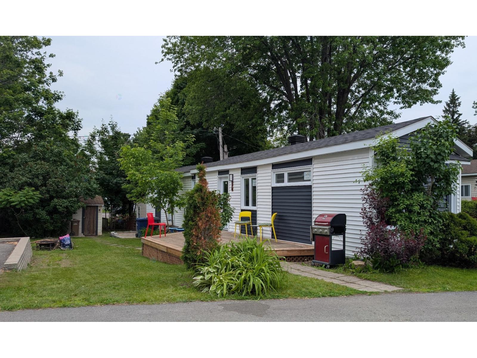 1495 Mtée Masson, #54, Laval (Duvernay), Quebec H7C0H4