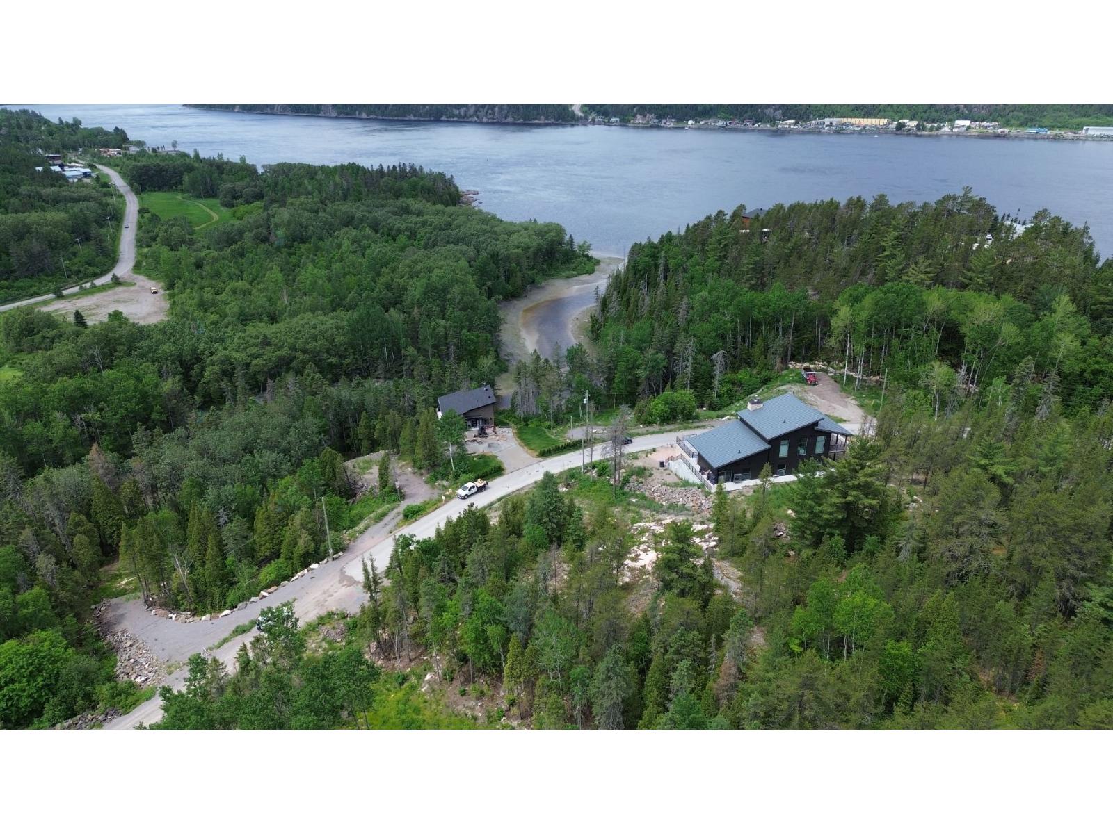 Ch. des Villas, Saguenay (Chicoutimi), Quebec G7H5A7