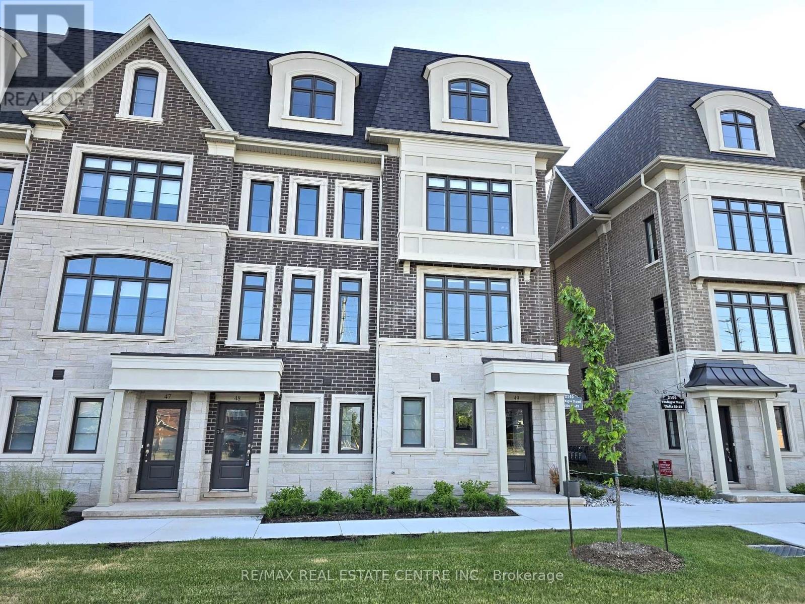 Row / Townhouse for Sale in 49 - 2140 TRAFALGAR ROAD|Oakville (RO River Oaks), Ontario L6H7H2 2