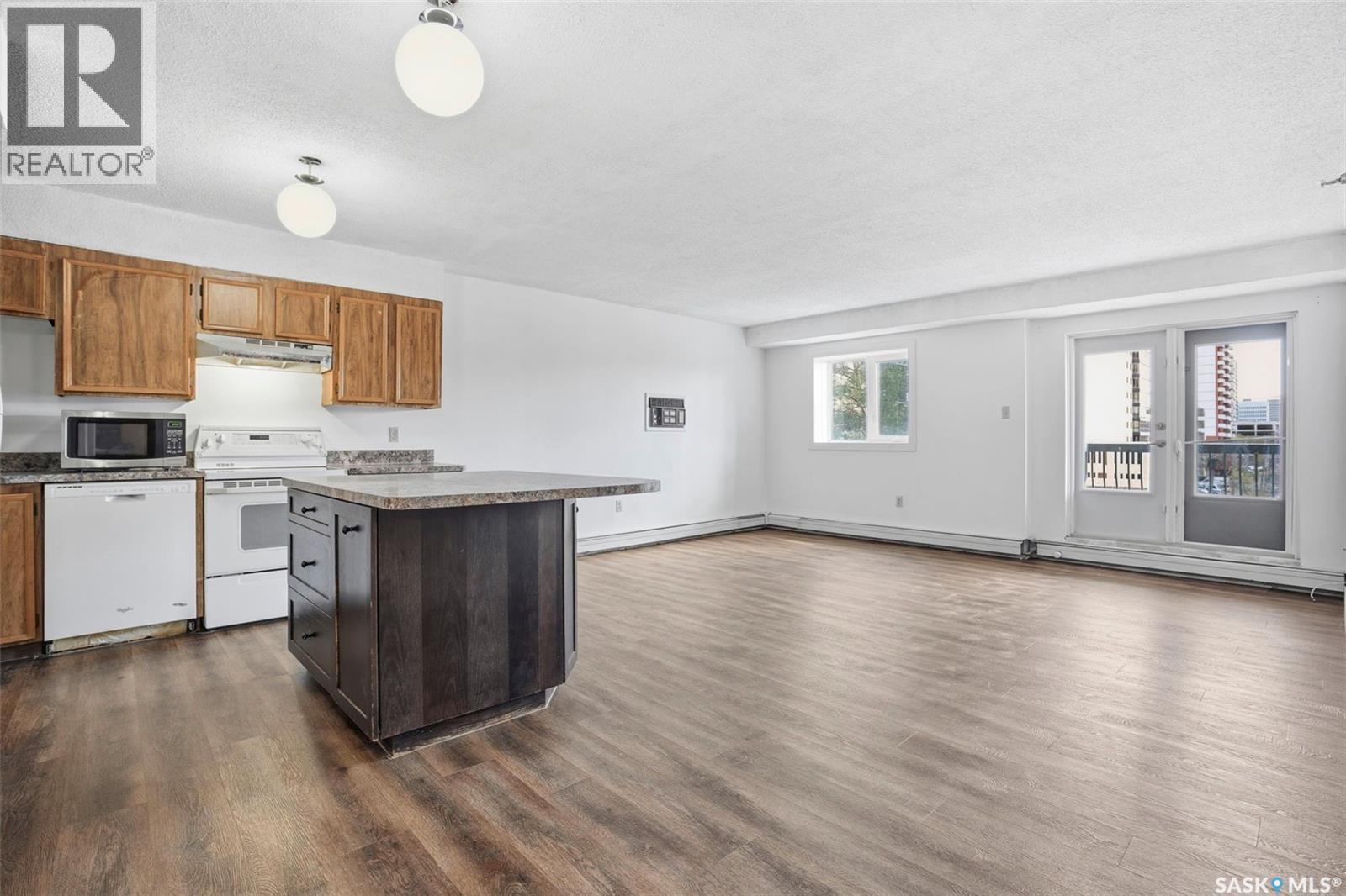 401 405 5th AVENUE N, Saskatoon, Saskatchewan S7K6Z3