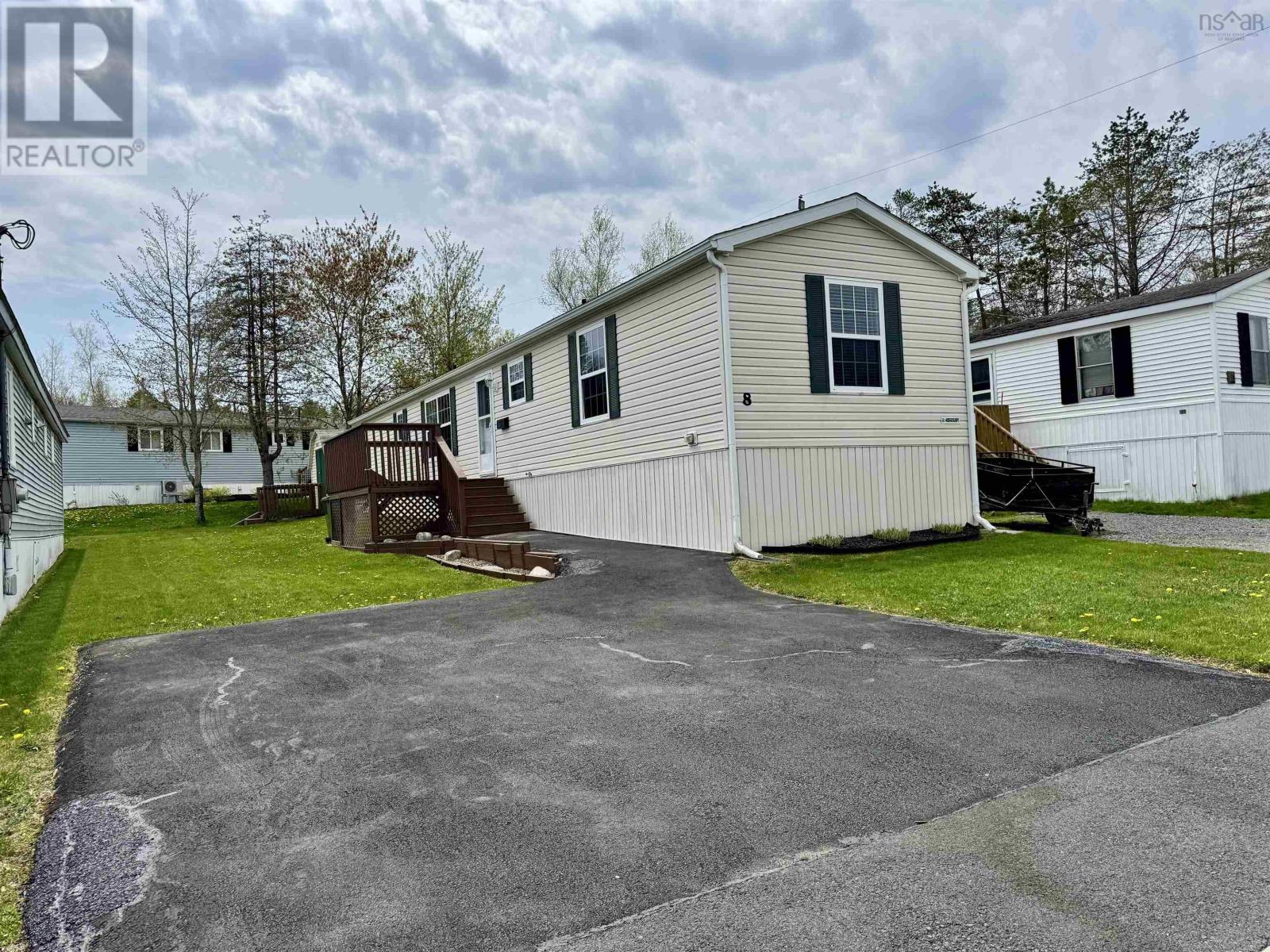 8 Yeadon Drive, Middle Sackville, Nova Scotia B4E2Z4