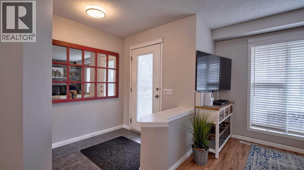 House for Sale in 20 Tuscany Valley Park NW|Calgary, Alberta T3L2B6 2