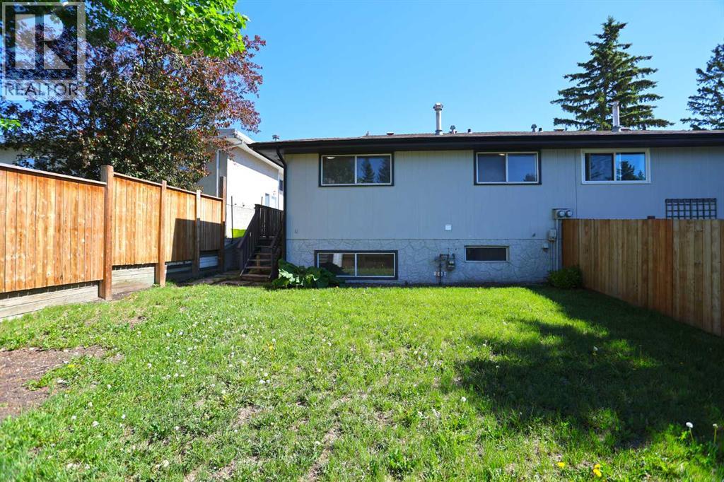 Duplex for Sale in 5417 Dalrymple Crescent NW|Calgary, Alberta T3A1R2 3