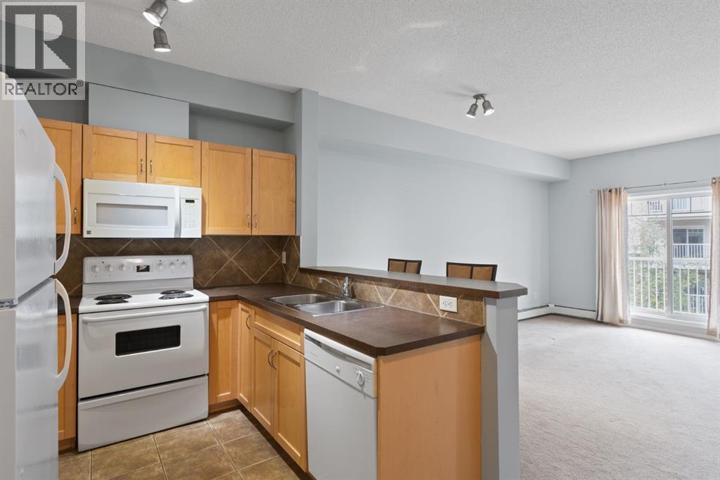 Apartment for Sale in 5310, 70 Panamount Drive NW|Calgary, Alberta T3K5Z1 4