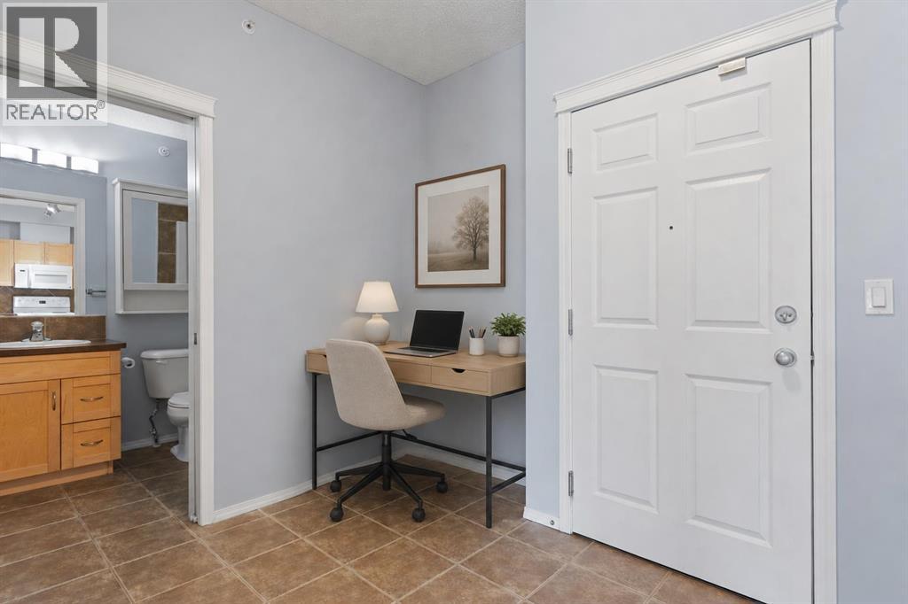 Apartment for Sale in 5310, 70 Panamount Drive NW|Calgary, Alberta T3K5Z1 3