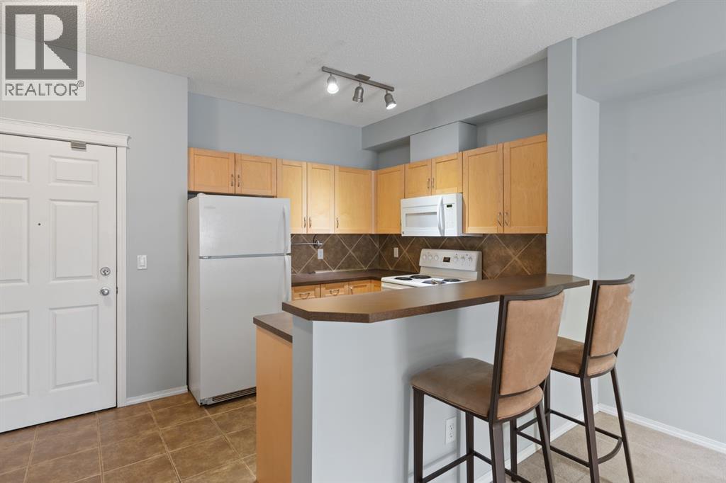 Apartment for Sale in 5310, 70 Panamount Drive NW|Calgary, Alberta T3K5Z1 5