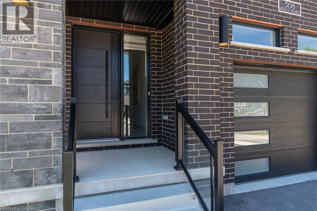 For sale: 508 NATHALIE Crescent, Kitchener, Ontario N2E0H8