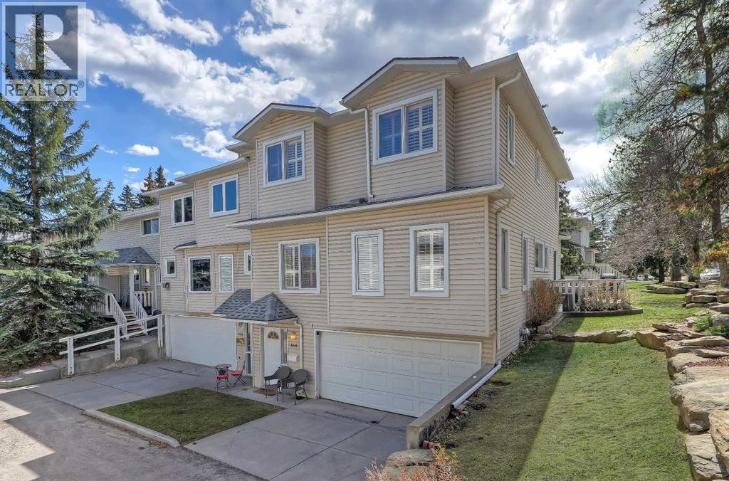 Row / Townhouse for Sale in 446 Killarney Glen Court SW|Calgary, Alberta T3E7H4