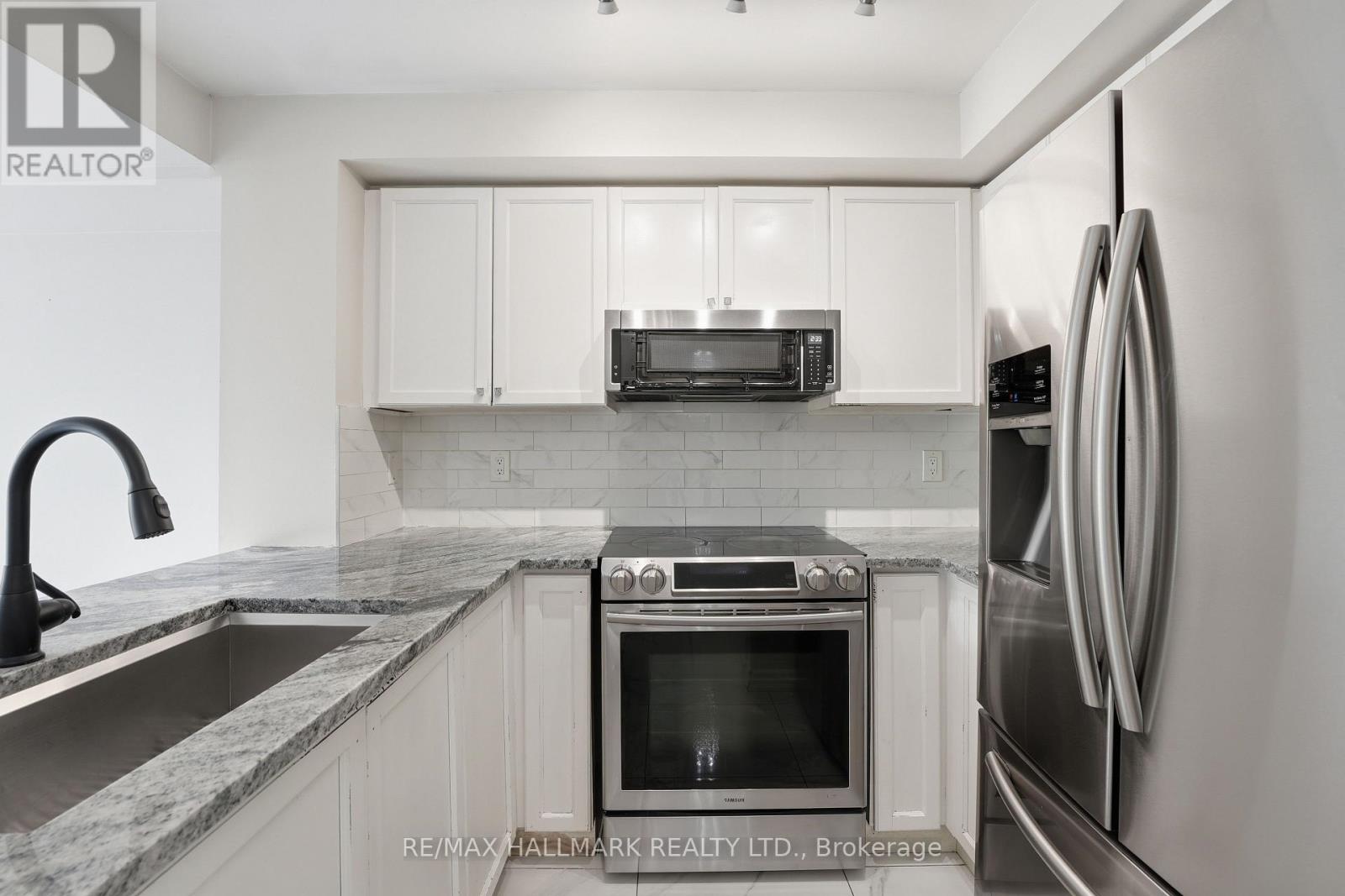 Row / Townhouse for Sale in 17 - 3250 BENTLEY DRIVE|Mississauga (Churchill Meadows), Ontario L5M0P7 5