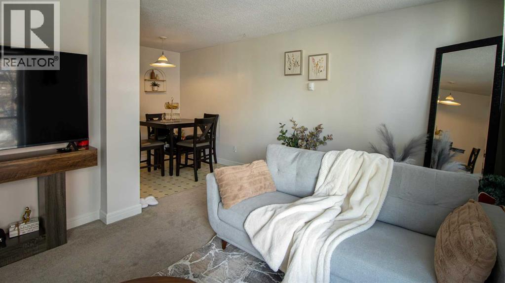 Apartment for Sale in 302, 1111 15 Avenue SW|Calgary, Alberta T2R0S5 4
