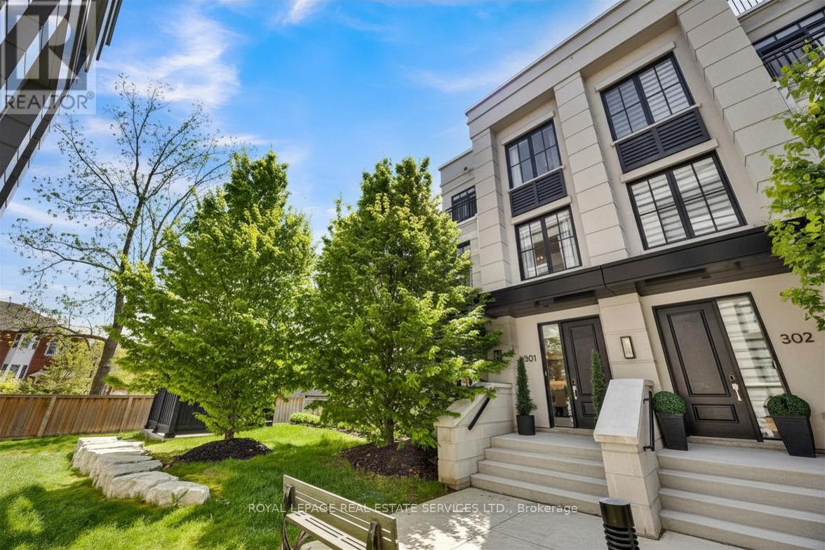Row / Townhouse for Sale in 301 - 1195 GOOSEBERRY LANE|Mississauga (Mineola), Ontario L5G0B7 3