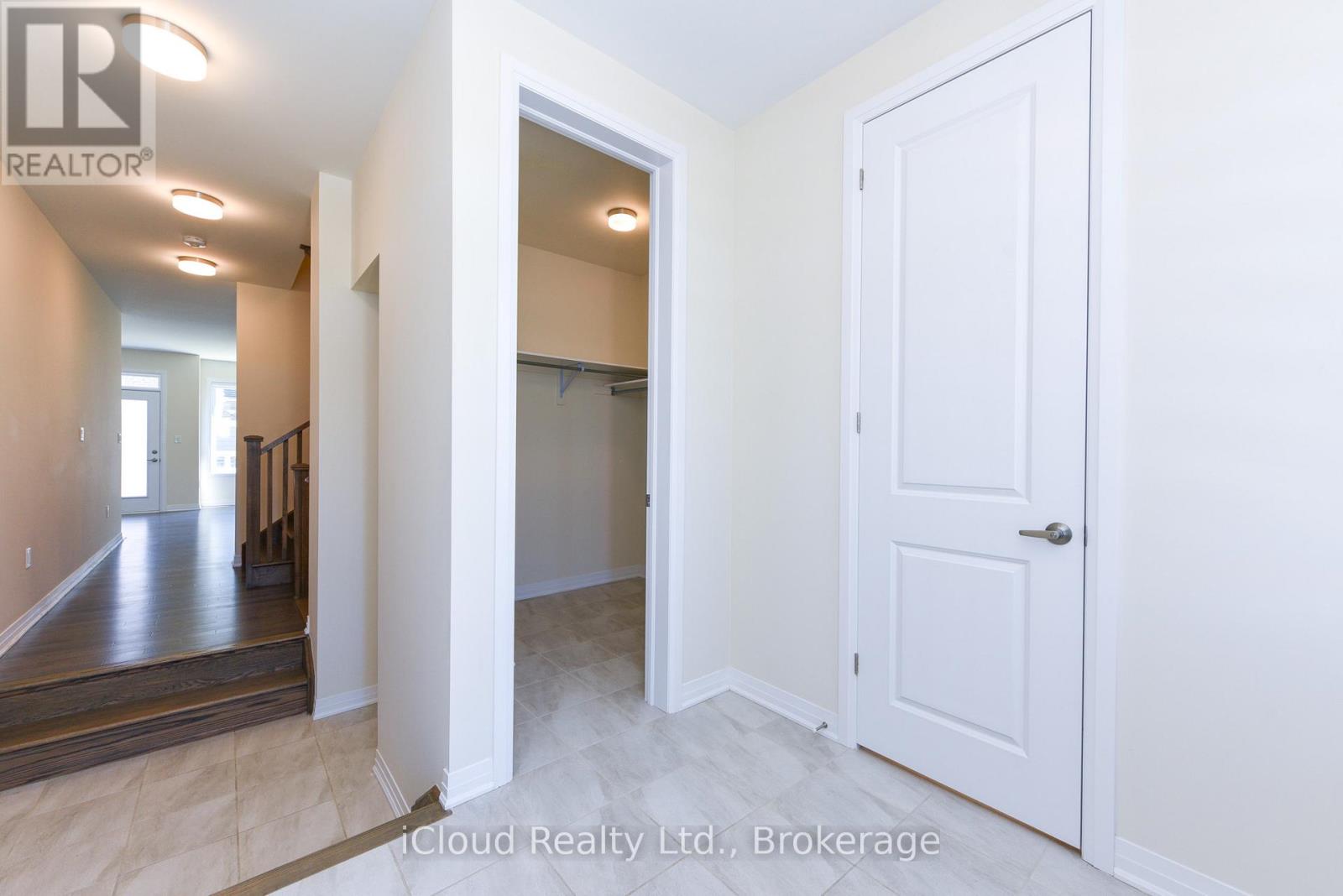 Row / Townhouse for Sale in 3523 POST ROAD|Oakville (GO Glenorchy), Ontario L6H7W5 4