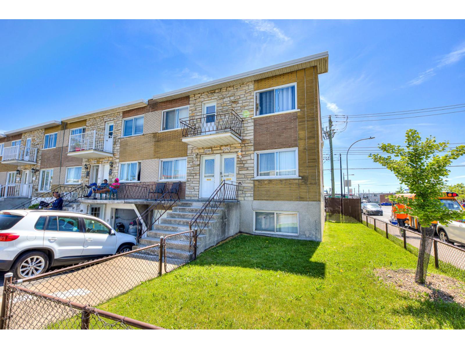 1590-1592A Rue Marie-Claire, Montréal (LaSalle), Quebec H8N1R9