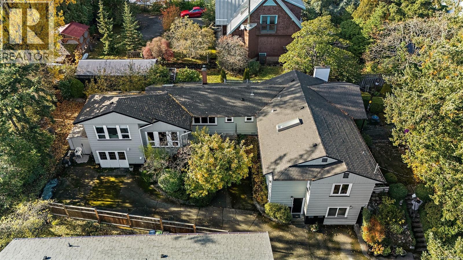 943 Selkirk Ave