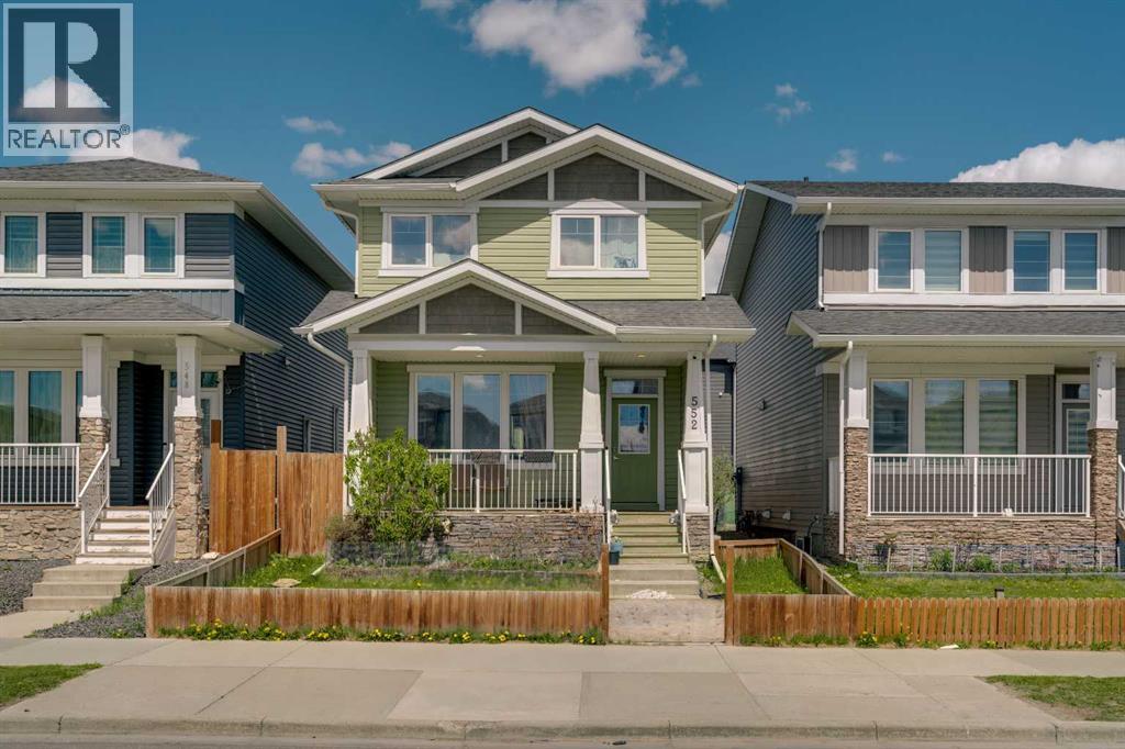 House for Sale in 552 Redstone Drive NE|Calgary, Alberta T3N0R3