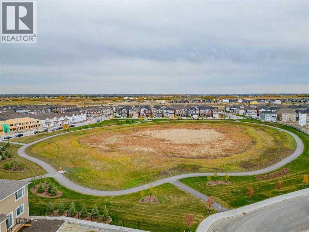 House for Sale in 16 Yorkville Landing SW|Calgary, Alberta T2X5N8 2