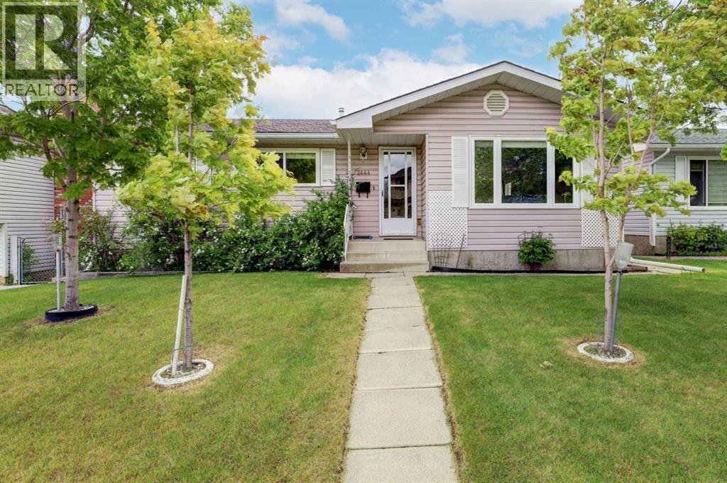 House for Sale in 3444 Temple Way NE|Calgary, Alberta T1Y3B7