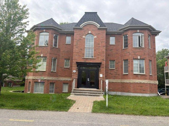 892 Rue Étienne-Lavoie, #5, Laval (Sainte-Dorothée), Quebec H7X4H4