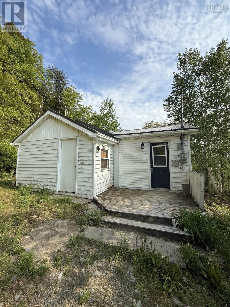 2618 2 Highway, Waverley, Nova Scotia B2R1T1