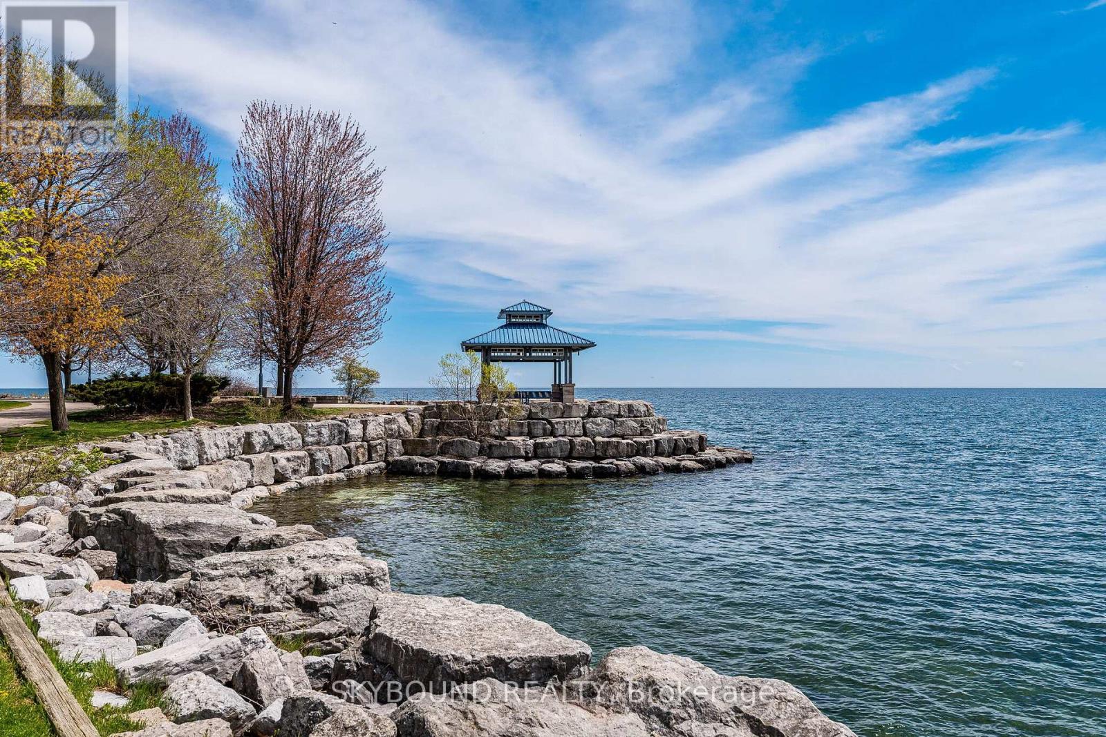 305 - 15 ELIZABETH STREET N, Mississauga (Port Credit), Ontario L5G2Z3