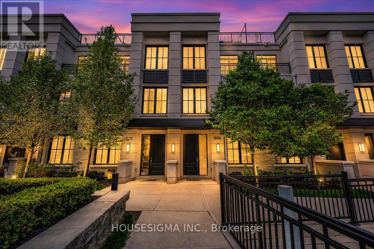 Row / Townhouse for Sale in 606 - 1190 CAWTHRA ROAD|Mississauga (Mineola), Ontario L5G0A5