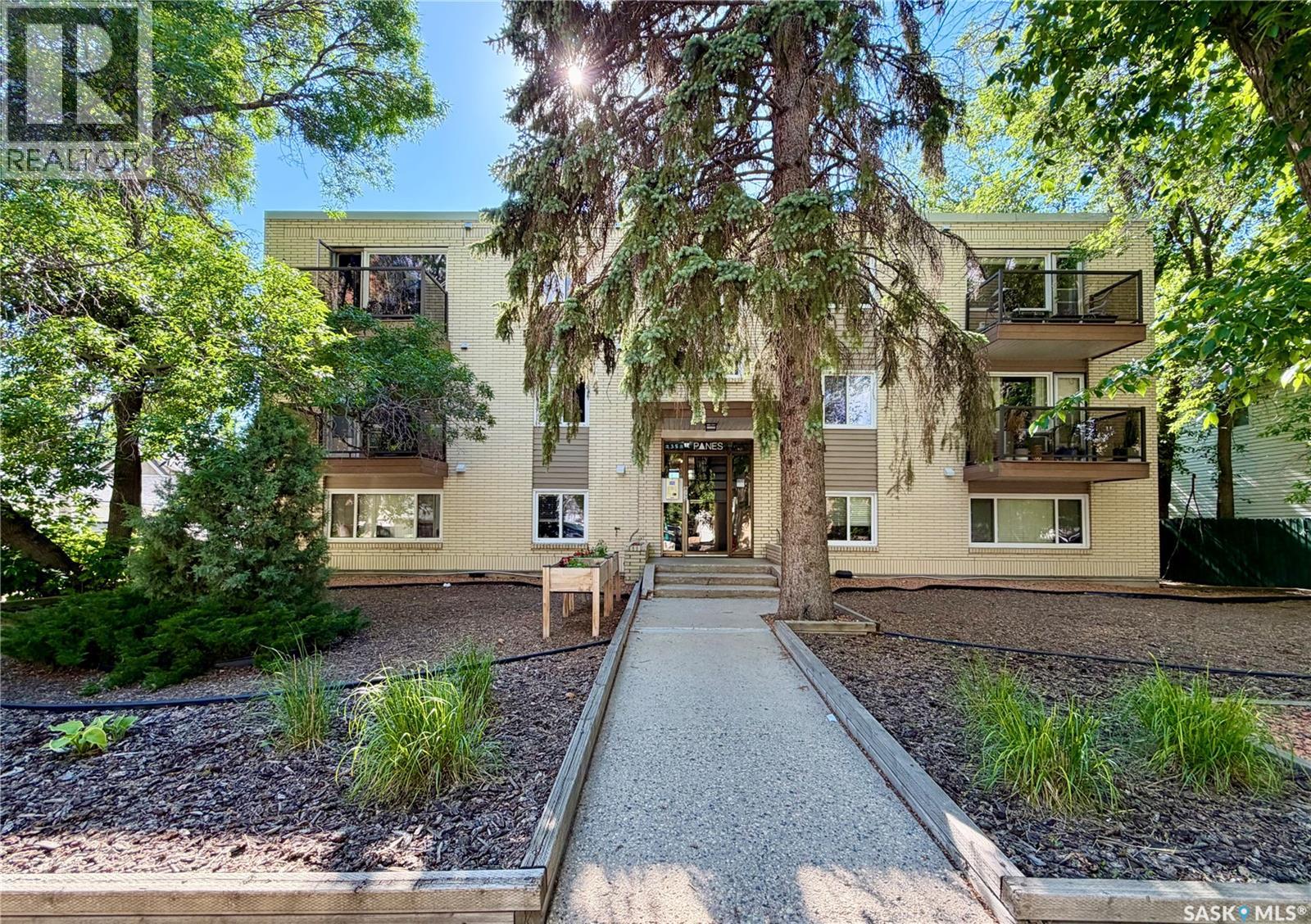 2 2358 Rae STREET, Regina, Saskatchewan S4T2G2
