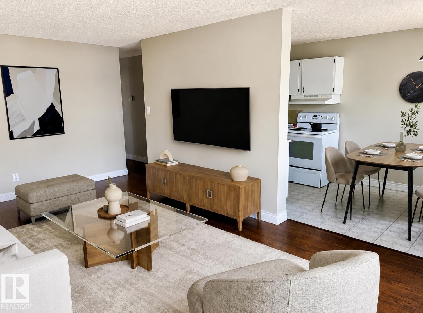 #201 10149 83 AV NW, Edmonton, Alberta T6E2C5