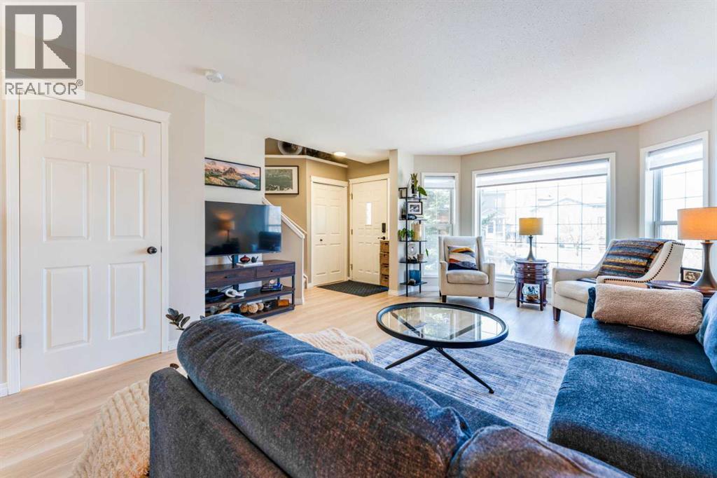 House for Sale in 217 Martin Crossing Way NE|Calgary, Alberta T3J3V4 5