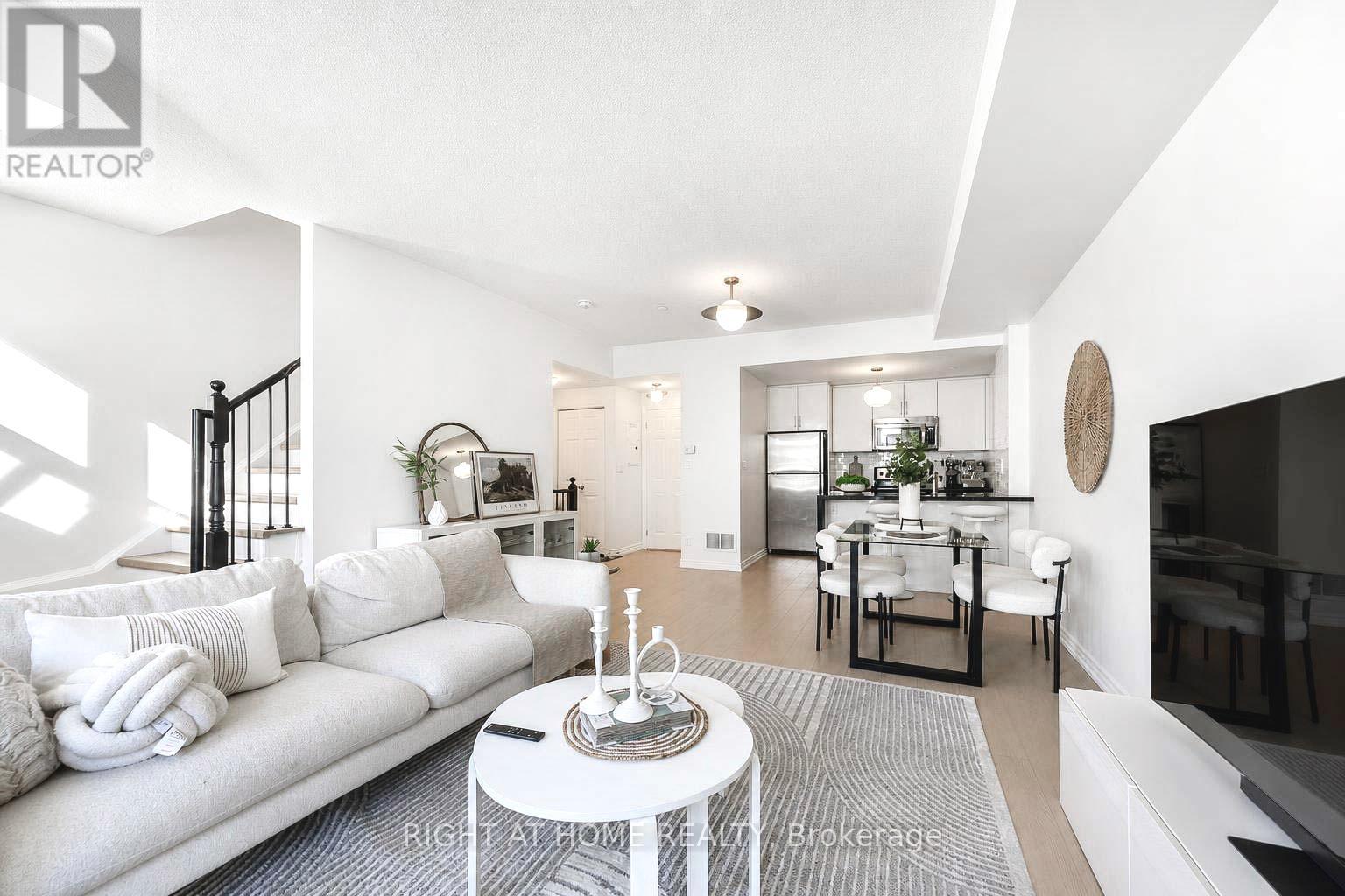 Row / Townhouse for Sale in 15 - 10 CARNATION AVENUE|Toronto (Long Branch), Ontario M8V0B8 5