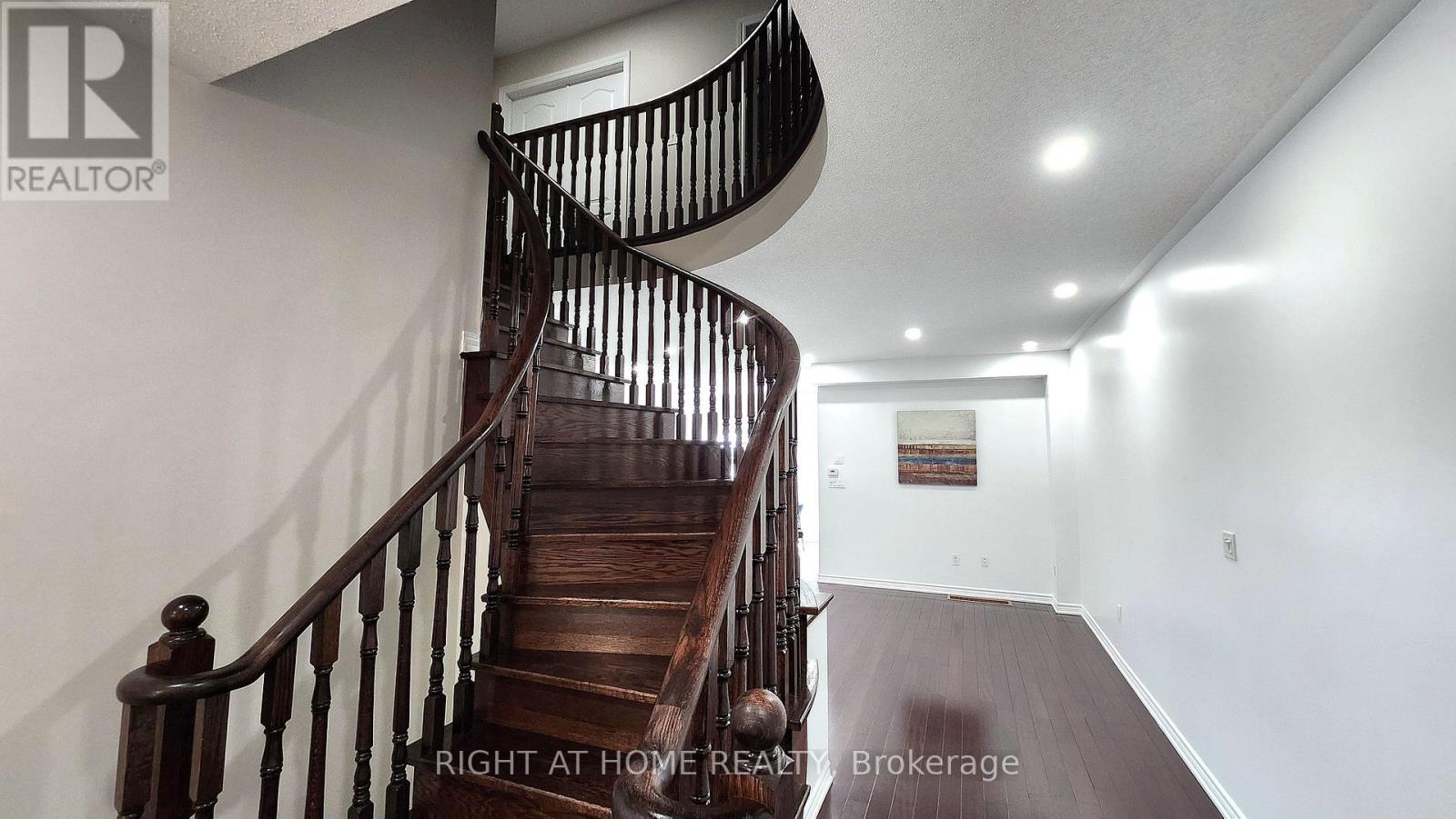 Row / Townhouse for Sale in 1359 KESTELL BOULEVARD|Oakville (JC Joshua Creek), Ontario L6H0C9 5