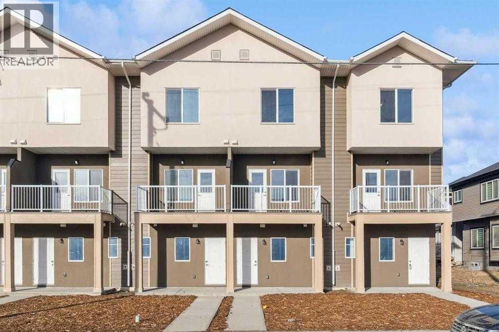 Row / Townhouse for Sale in 203, 95 Saddlecrest Circle NE|Calgary, Alberta T3J0Z2 2