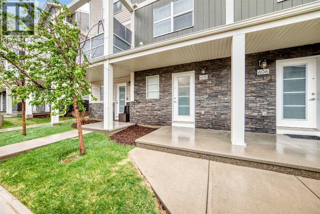 Row / Townhouse for Sale in 608 Redstone View NE|Calgary, Alberta T3N0M9