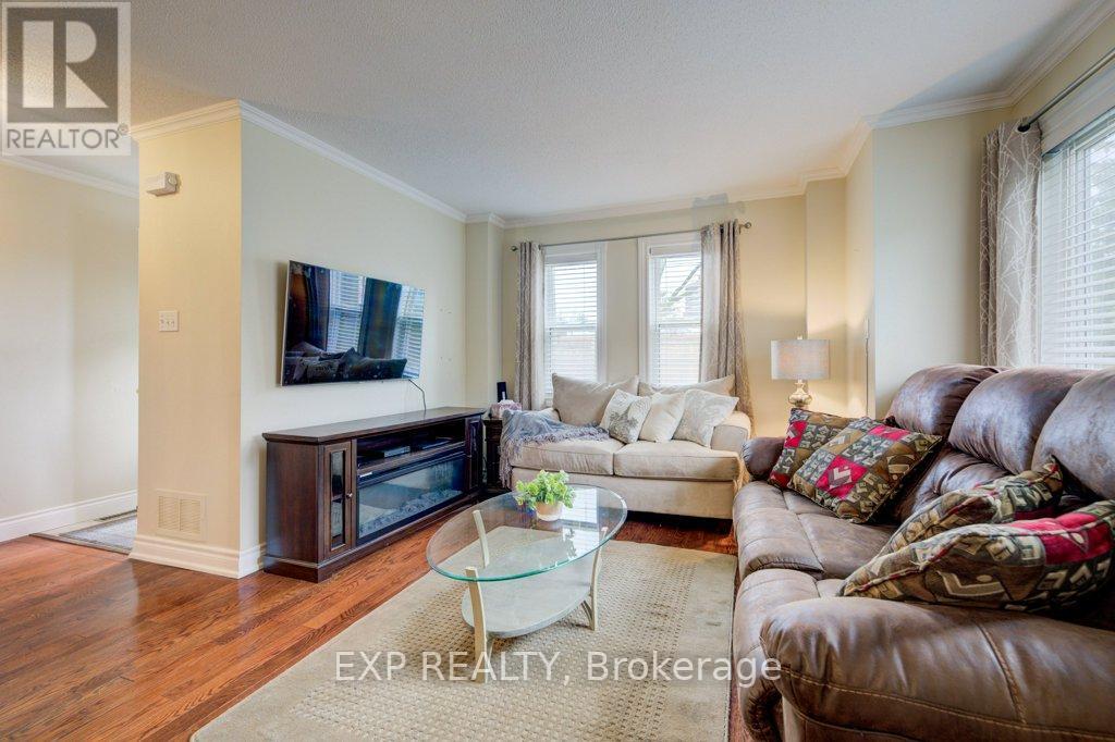 Row / Townhouse for Sale in 57B - 5865 DALEBROOK CRESCENT|Mississauga (Central Erin Mills), Ontario L5M5X1 4