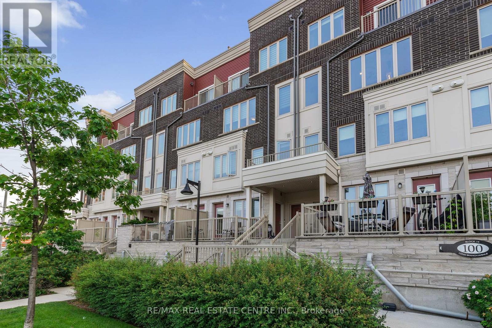 Row / Townhouse for Sale in 27 - 100 LONG BRANCH AVENUE|Toronto (Long Branch), Ontario M8W1N6 2