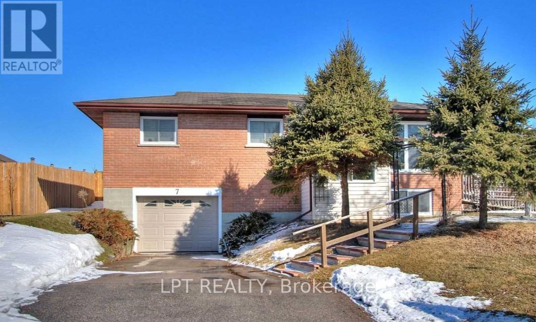 7 CHAMPLAIN BOULEVARD