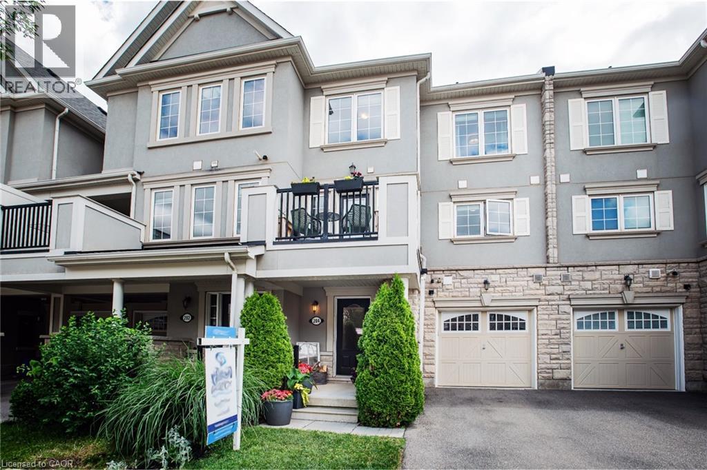 Row / Townhouse for Sale in 284 JEMIMA Drive|Oakville, Ontario L6M0V6