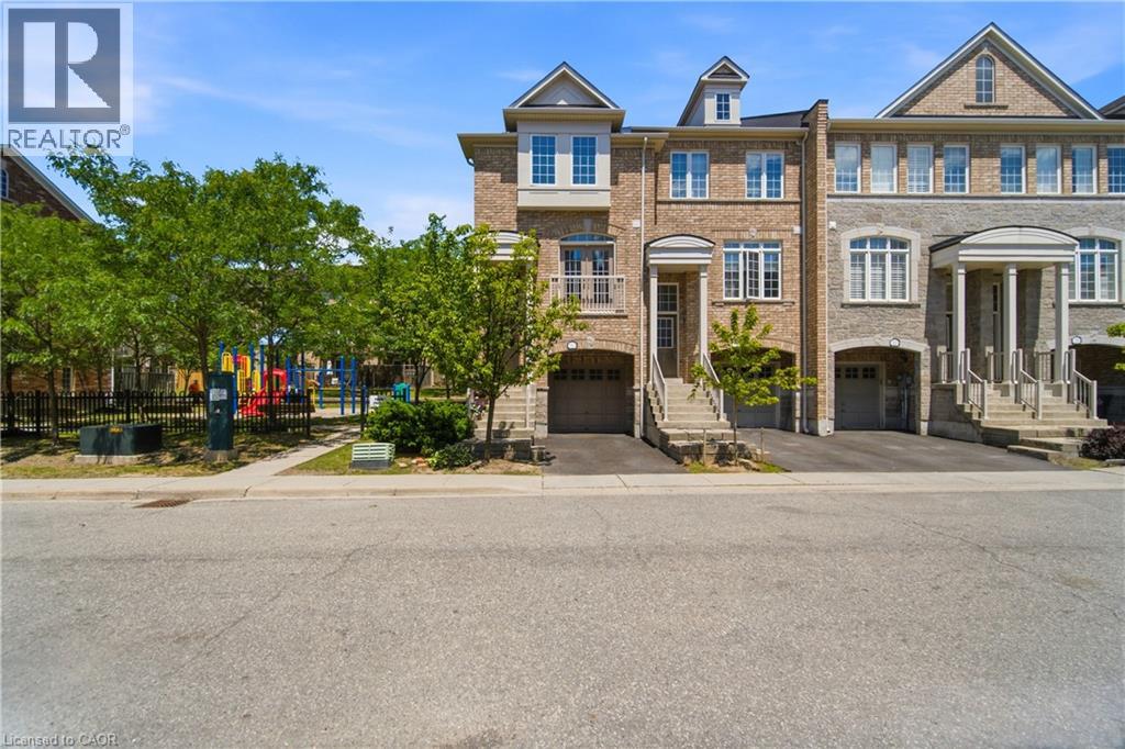 Row / Townhouse for Sale in 7211 TRIUMPH Lane|Mississauga, Ontario L5N0C5