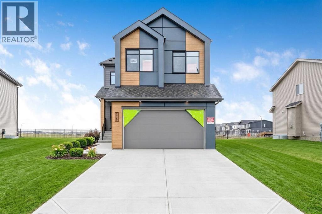 House for Sale in 367 Heartwood Gardens SE|Calgary, Alberta T3M2K1