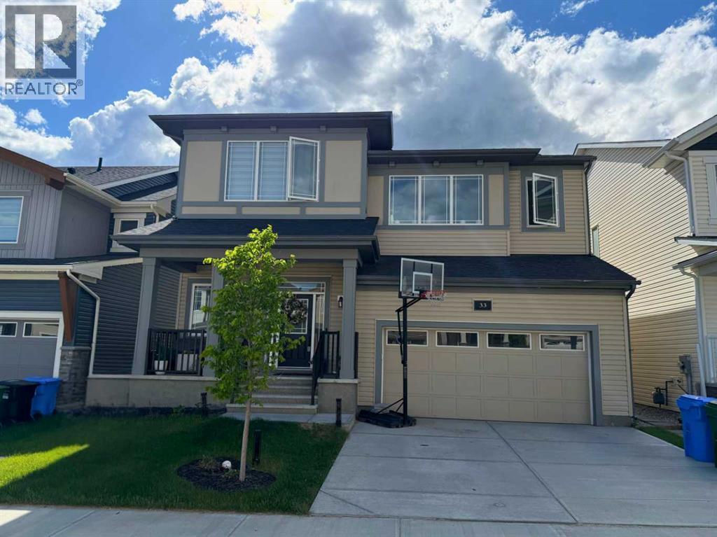 House for Sale in 33 Carringwood Street NW|Calgary, Alberta T3P2A7