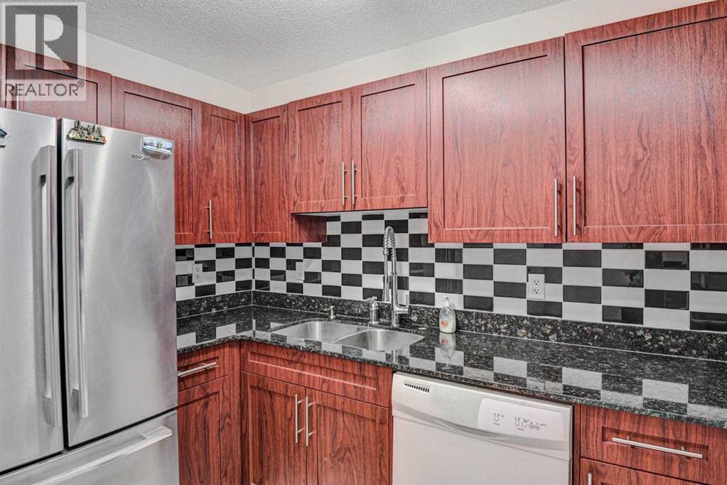 Apartment for Sale in 204, 1900 25A Street SW|Calgary, Alberta T3E1Y5 4