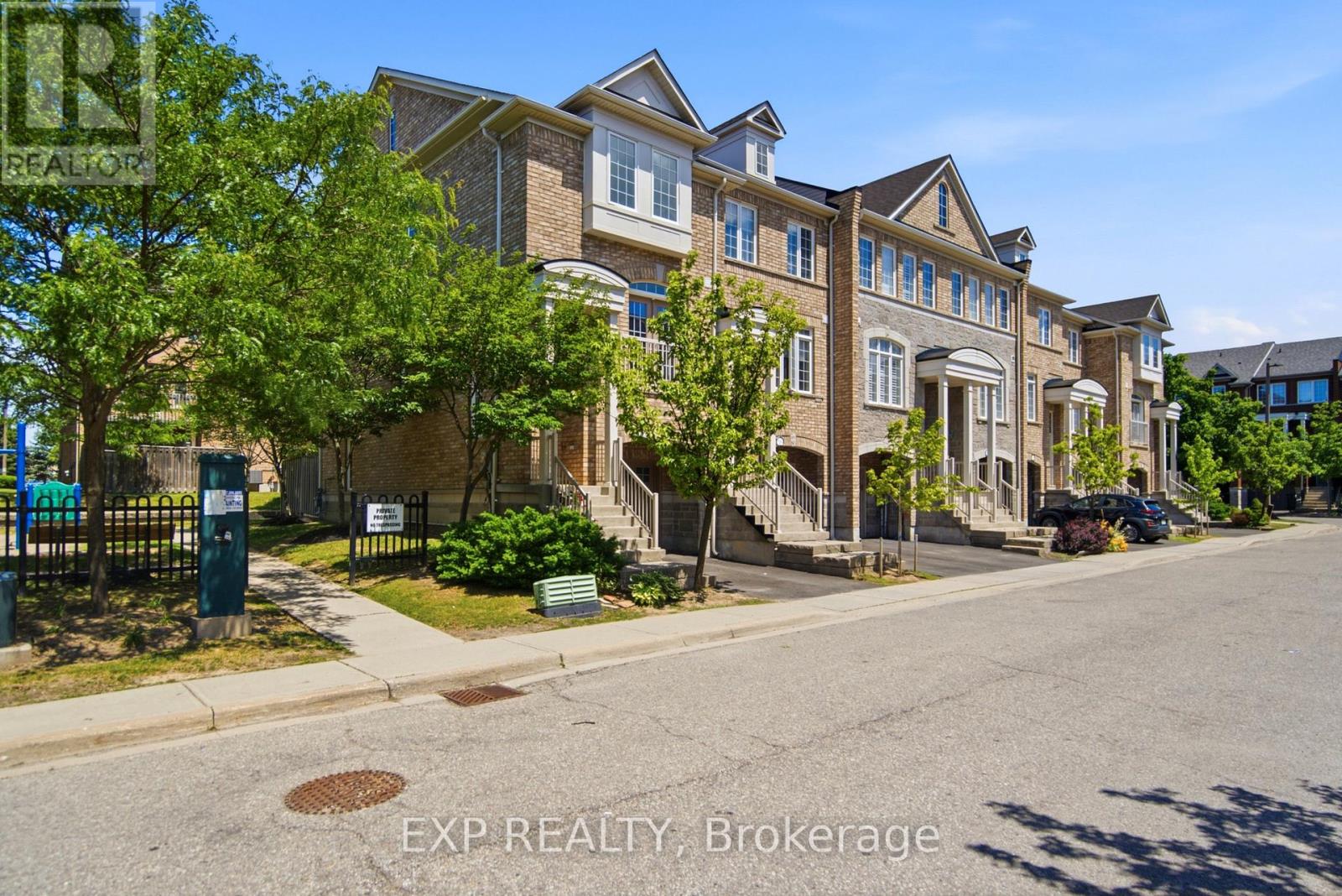 Row / Townhouse for Sale in 7211 TRIUMPH LANE|Mississauga (Lisgar), Ontario L5N0C5 2