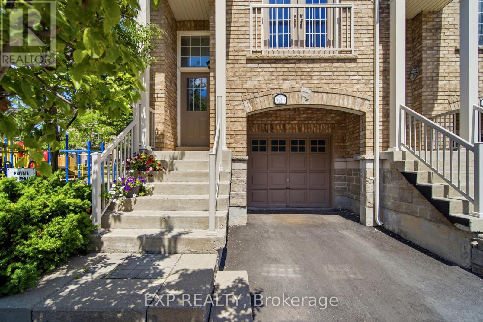 Row / Townhouse for Sale in 7211 TRIUMPH LANE|Mississauga (Lisgar), Ontario L5N0C5 5