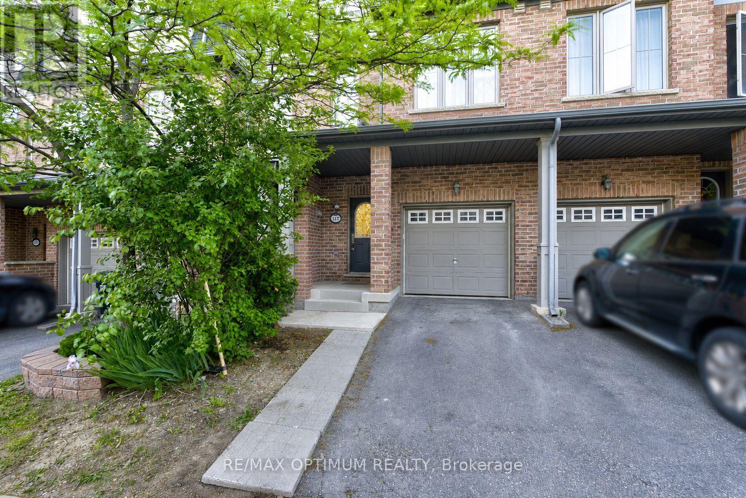 Row / Townhouse for Sale in 117 CEDAR LAKE CRESCENT|Brampton (Bram West), Ontario L6Y0R1 4