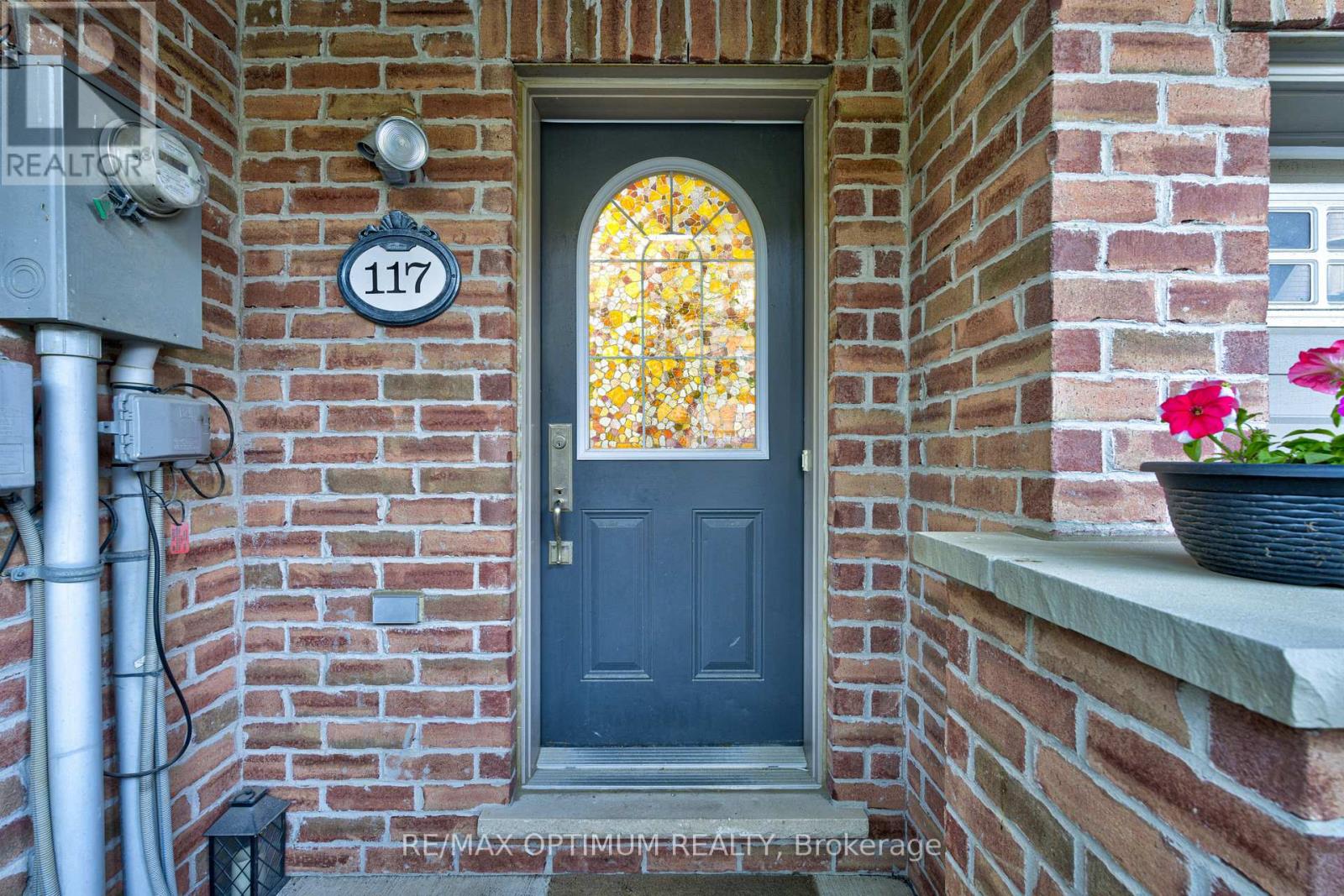 Row / Townhouse for Sale in 117 CEDAR LAKE CRESCENT|Brampton (Bram West), Ontario L6Y0R1 5