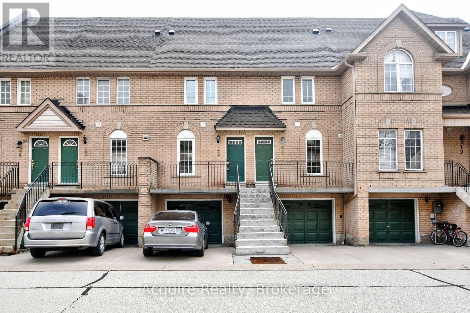 Row / Townhouse for Sale in 22 - 80 STRATHAVEN DRIVE|Mississauga (Hurontario), Ontario L5R3V9 2