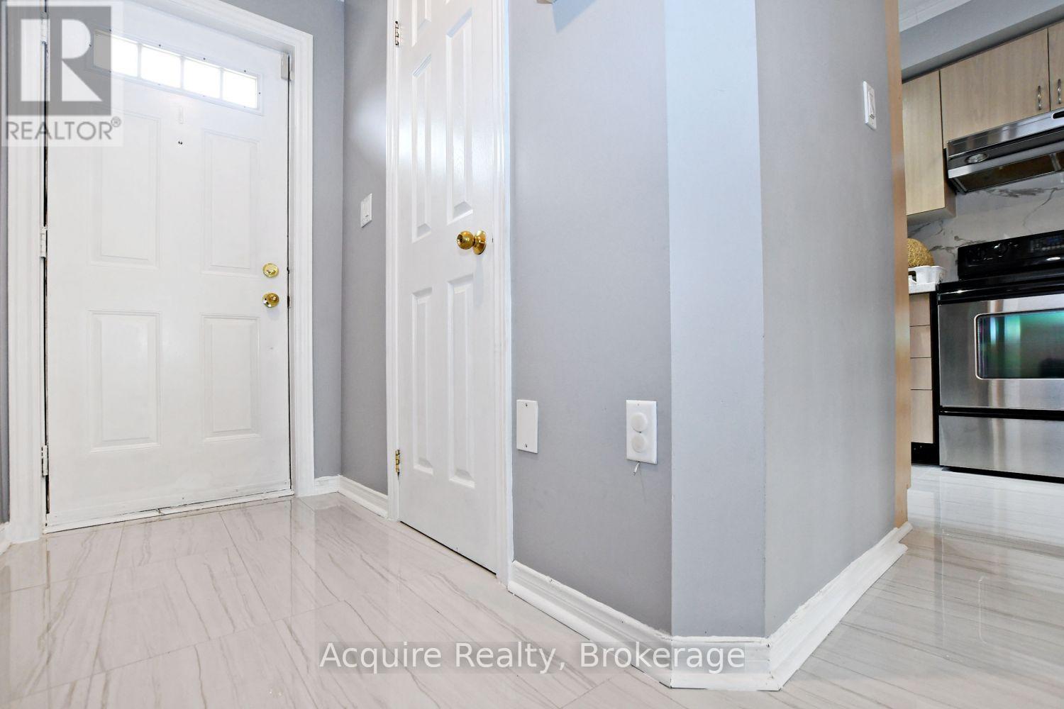 Row / Townhouse for Sale in 22 - 80 STRATHAVEN DRIVE|Mississauga (Hurontario), Ontario L5R3V9 3