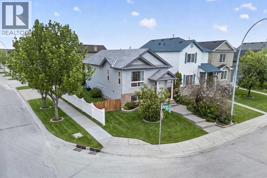 House for Sale in 171 Saddlemont Crescent NE|Calgary, Alberta T3J4R6
