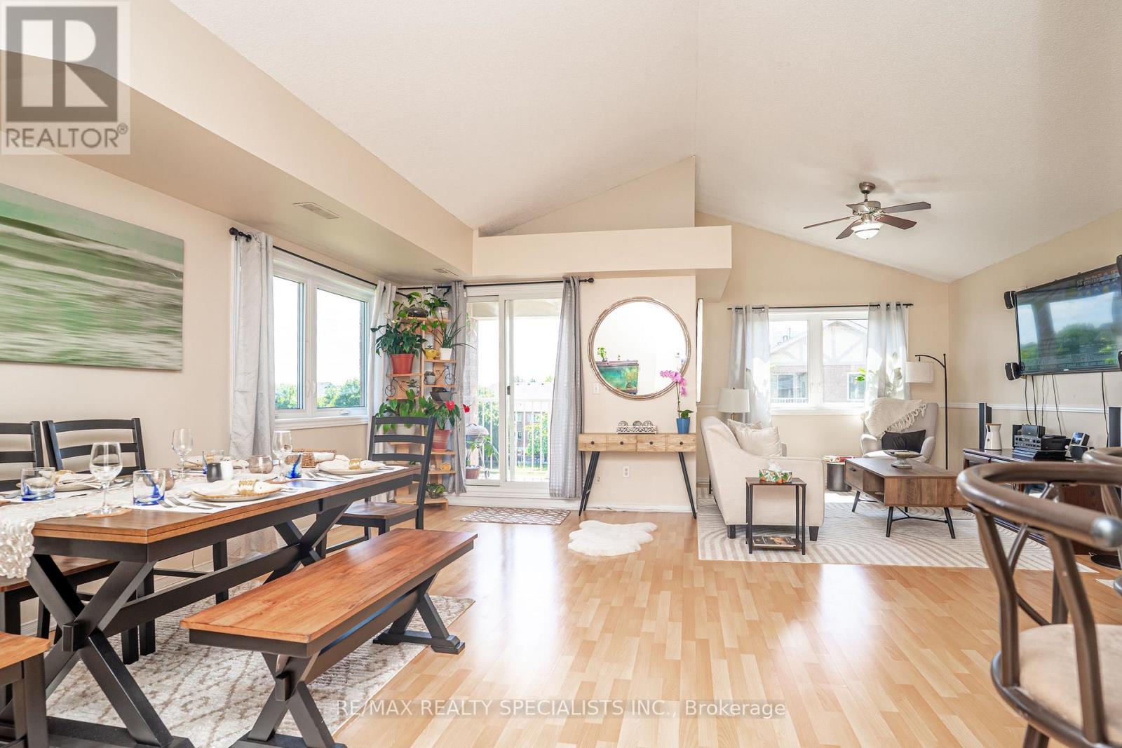 Row / Townhouse for Sale in 159 - 85 BRISTOL ROAD|Mississauga (Hurontario), Ontario L4Z3P3 5